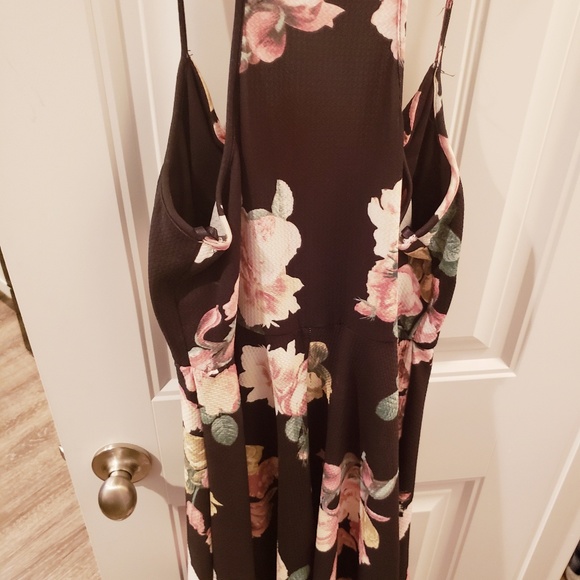 Black floral mini dress - Picture 3 of 4